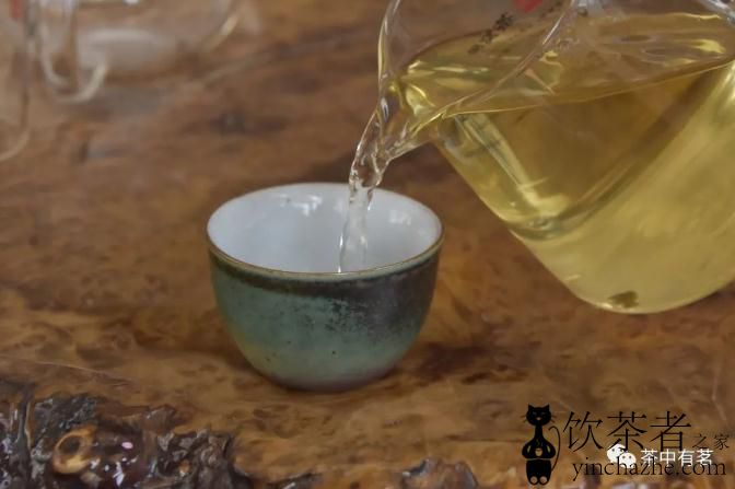 �ն���������ʲô���ࣿ��軹�Ǻڲ裿