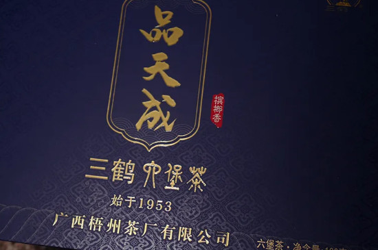 �����������Ǹ�����ɫ��װ��