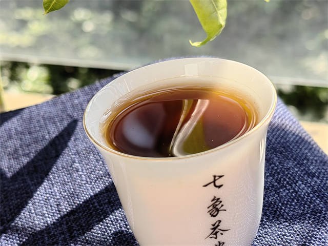 送领导茶叶,怎么说才能让领导知道茶叶很贵呢?