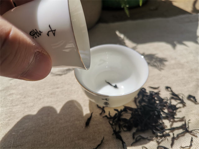 网上买的滇红茶咋样的?
