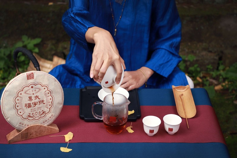 2016年 福海 易武福字号圆茶 福海茶厂36年传统自然固态发酵与拼配技艺