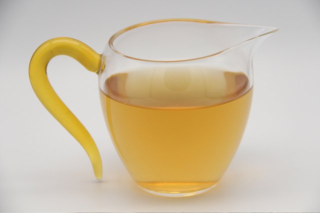 王者饼普洱茶生茶茶汤