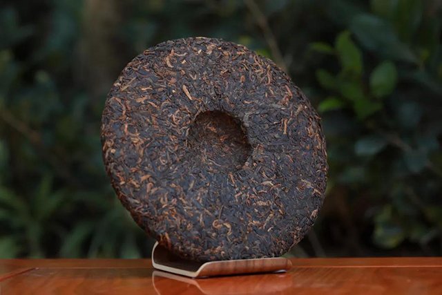 易普堂茶号金针贡饼熟茶