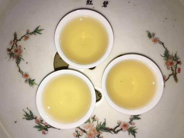 忙肺小饼普洱茶茶汤