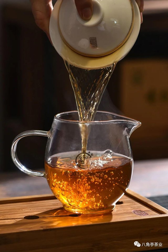 八角亭布朗大树普洱茶