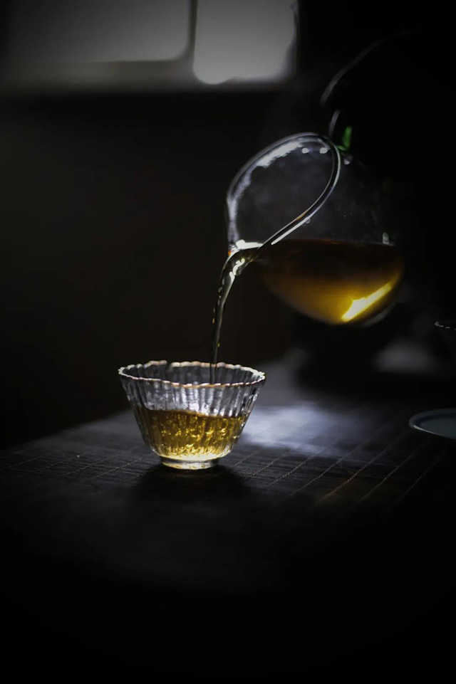 勐麻河荒山大野普洱茶