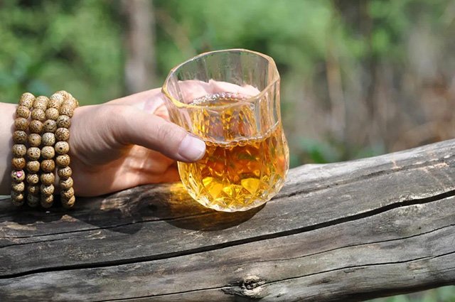 行峰者胜厚道普洱茶