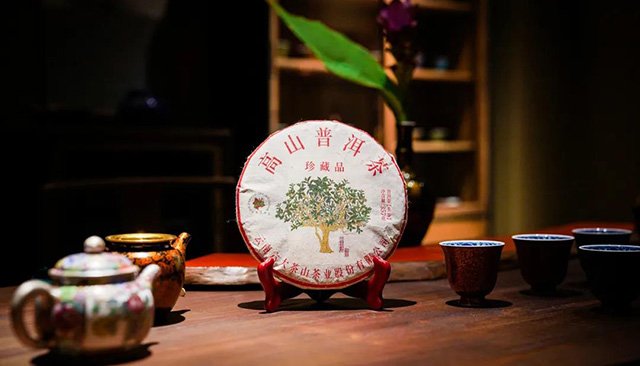 六大茶山高山普洱茶九二青饼复刻版