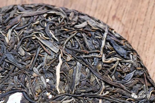 彩农茶东半山六年醇