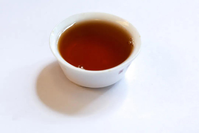 大益2101大益龙柱圆茶普洱熟茶茶汤