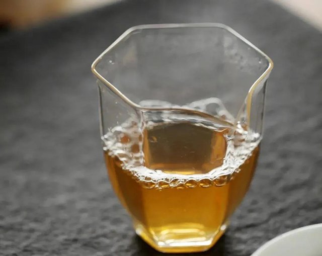 荣瑞祥2018年大漆树古树春茶