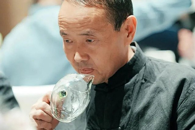 龙润红红茶
