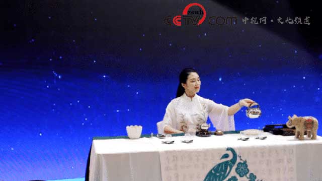 云南省茶文化形象大使徐菲尔