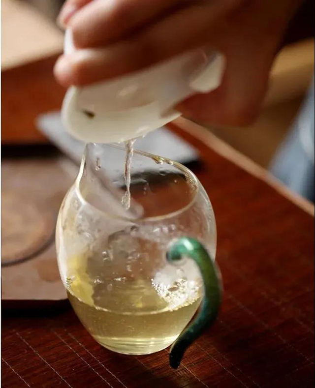 荣瑞祥2022年隐春茶