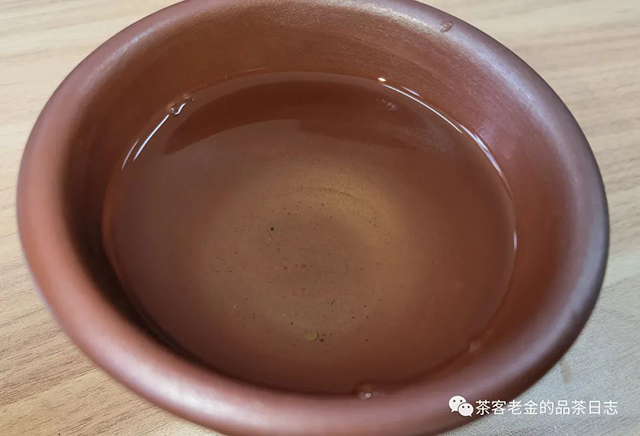 困鹿山制茶人2021年曼松草木间普洱茶