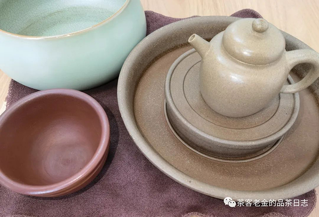 困鹿山制茶人2021年曼松草木间普洱茶