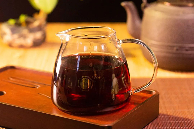 中茶昆明砖7581普洱茶