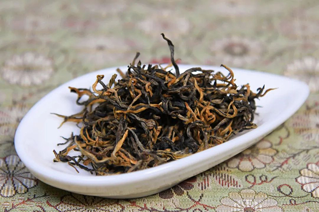 彩农茶2022头春滇红茶