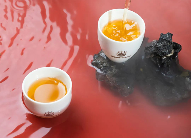 八角亭2022年老班章普洱茶