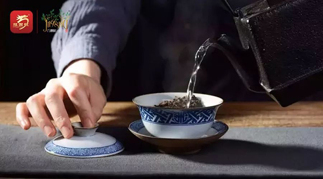 龙园茶业几棵树老班章普洱茶