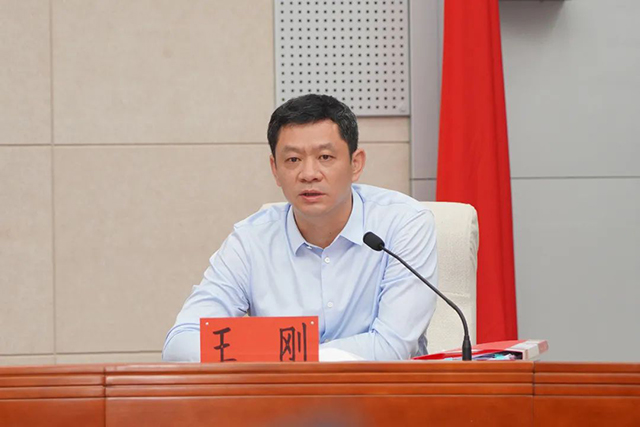 李庆元在低氟普洱茶进藏工作专题会议