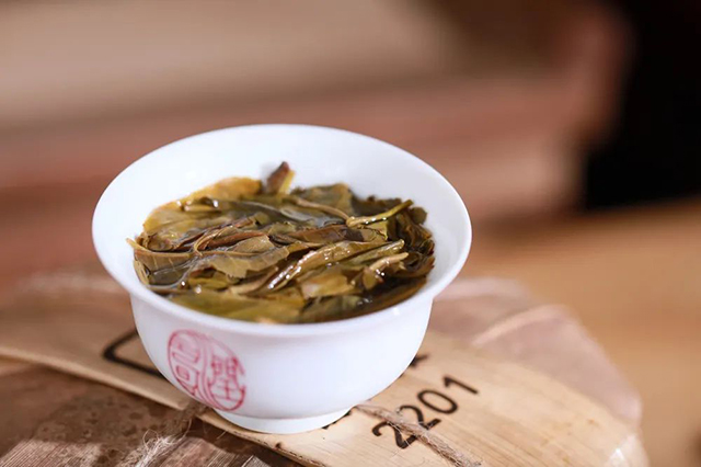 润元昌红钻孔雀普洱茶