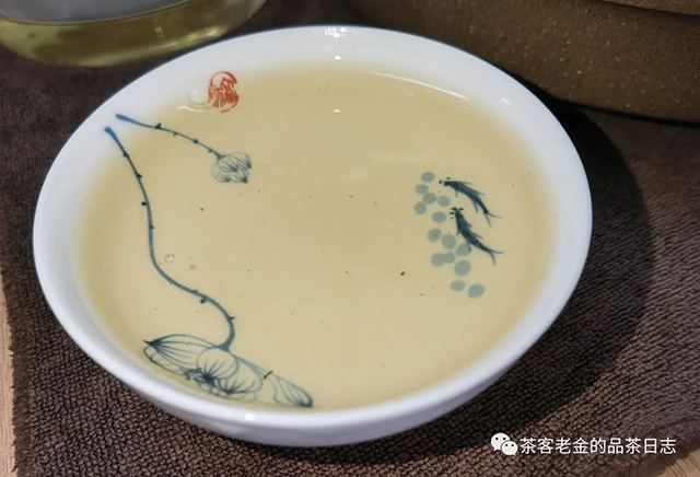 流星赶月2022年大黑树林古树普洱茶