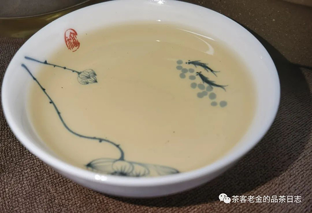 困鹿山制茶人2021年易武国有林地块普洱茶