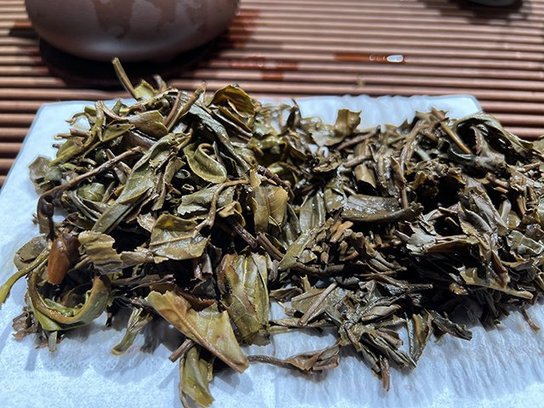 郎河茶厂2000年熊猫饼