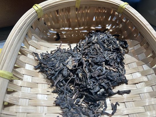 郎河茶厂2000年熊猫饼
