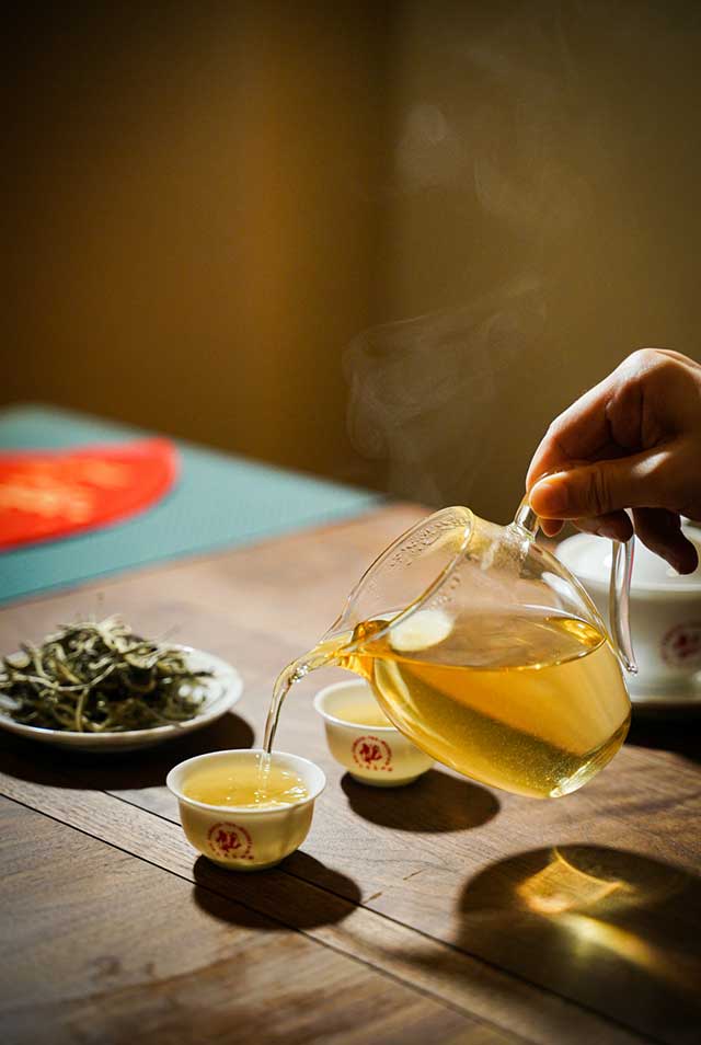 六大茶山俊昌集萃茶品西露谷花云南白茶