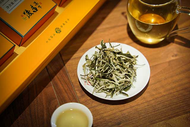 六大茶山俊昌集萃茶品西露谷花云南白茶