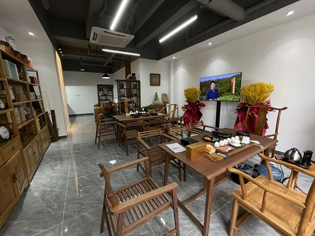 云根白茶济南高新区舜华南路店开业