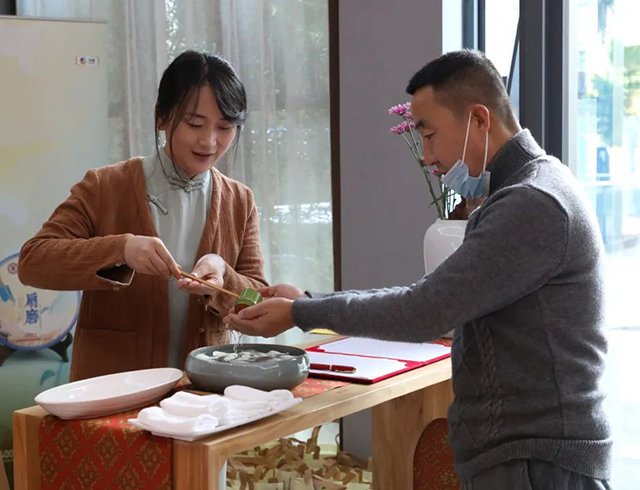 云南中茶茶业有限公司销售部总经理吴亚军先生