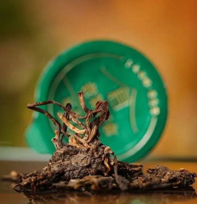 老茶好仓绿色生态19年陈勐海老生茶