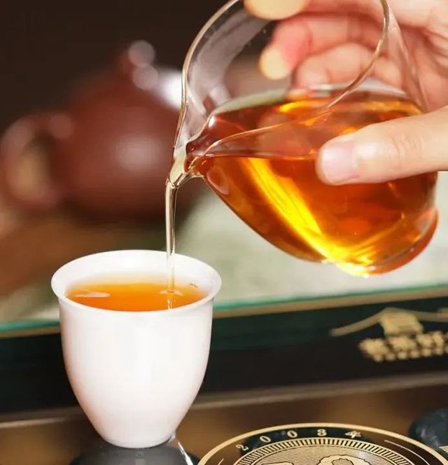 老茶好仓绿色生态19年陈勐海老生茶