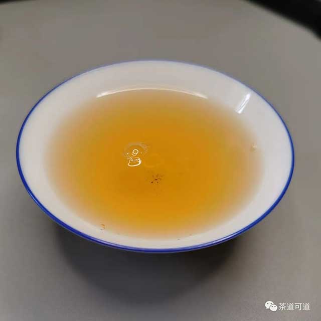 2014勐库戎氏大叶青饼普洱茶