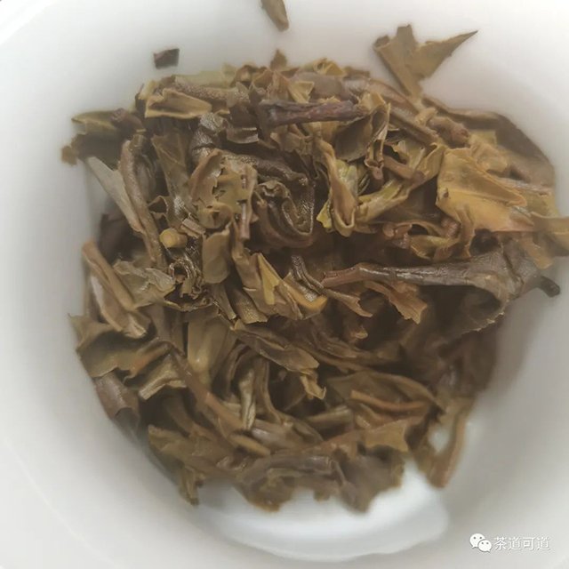 佰年尚普2021年金章雅韵普洱生茶357克饼茶样