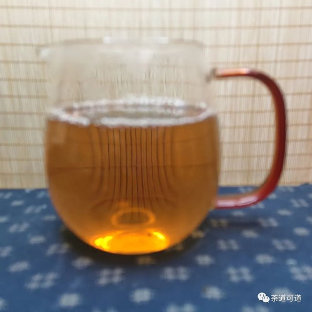 2019年佰年尚普易武圆茶普洱茶