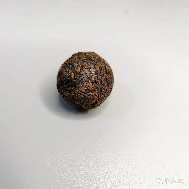 下关归臻2016年古树龙珠熟茶