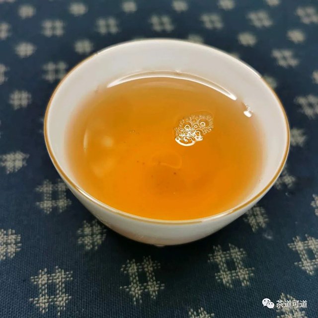 2013年弯弓乔木普洱生茶