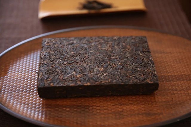 荣瑞祥热水塘大弯刀3年陈熟茶砖