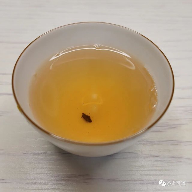 2015年陈升福元昌经典仁山普洱生茶普洱茶