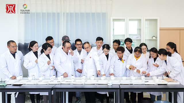 �ǵº���в豭��ʮ������ʶ��в�������