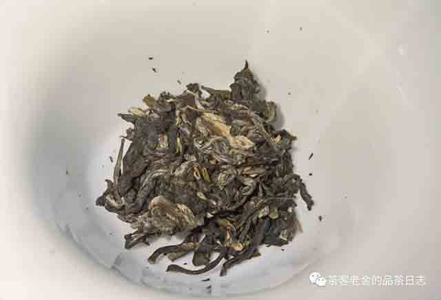 笑我疯颠2023年竹叶草普洱茶