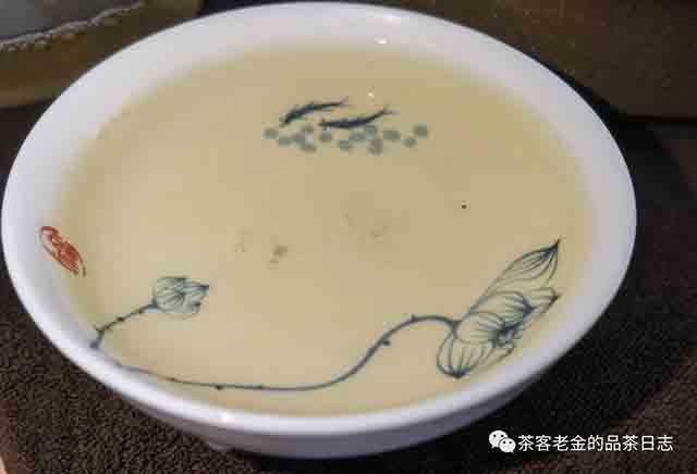 流星赶月普洱茶2023年铜箐河高杆