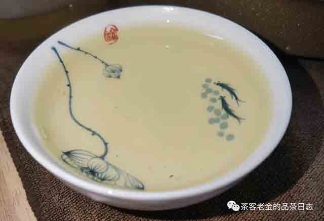 流星赶月普洱茶2023年铜箐河古树