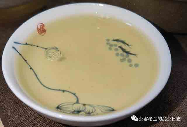 流星赶月普洱茶2023年铜箐河古树