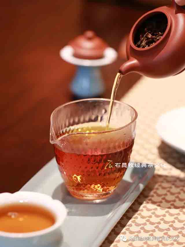 天威德成2023年知白古树白茶