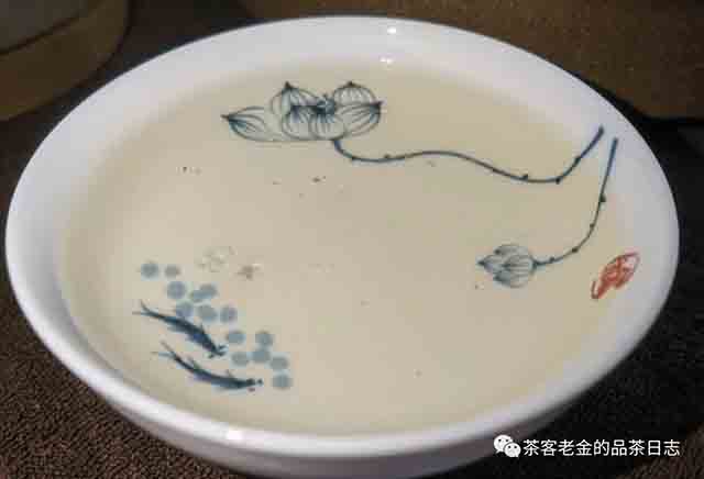 困鹿山制茶人2023年困鹿山大叶单株普洱茶